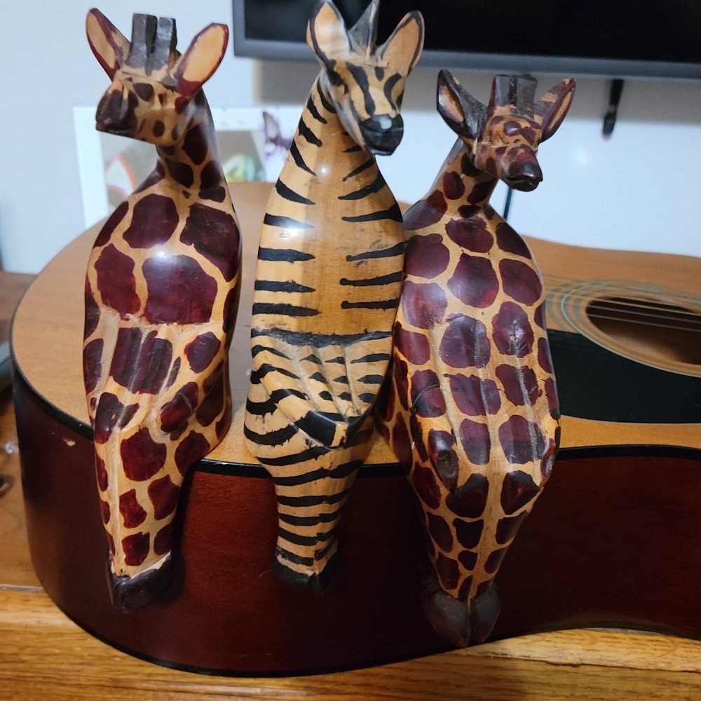 Vintage African wooden sitting animals. Set of 3 - Picture 4 of 10